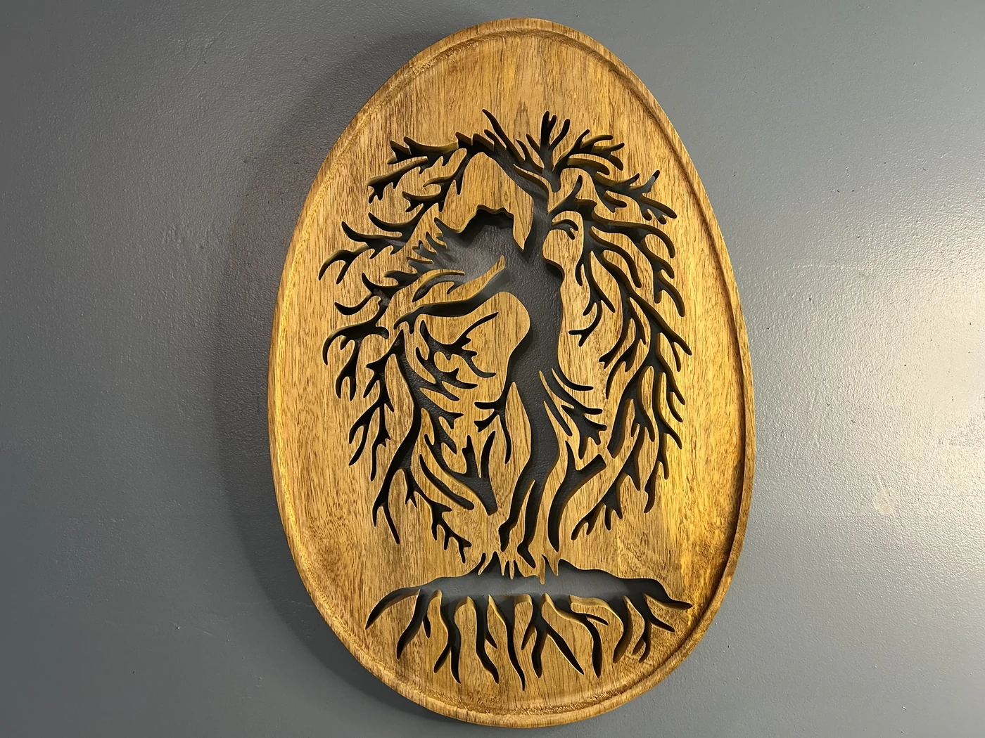 Réalisé dans du bois de manguier - 39x26,5 cm - En stock 55€