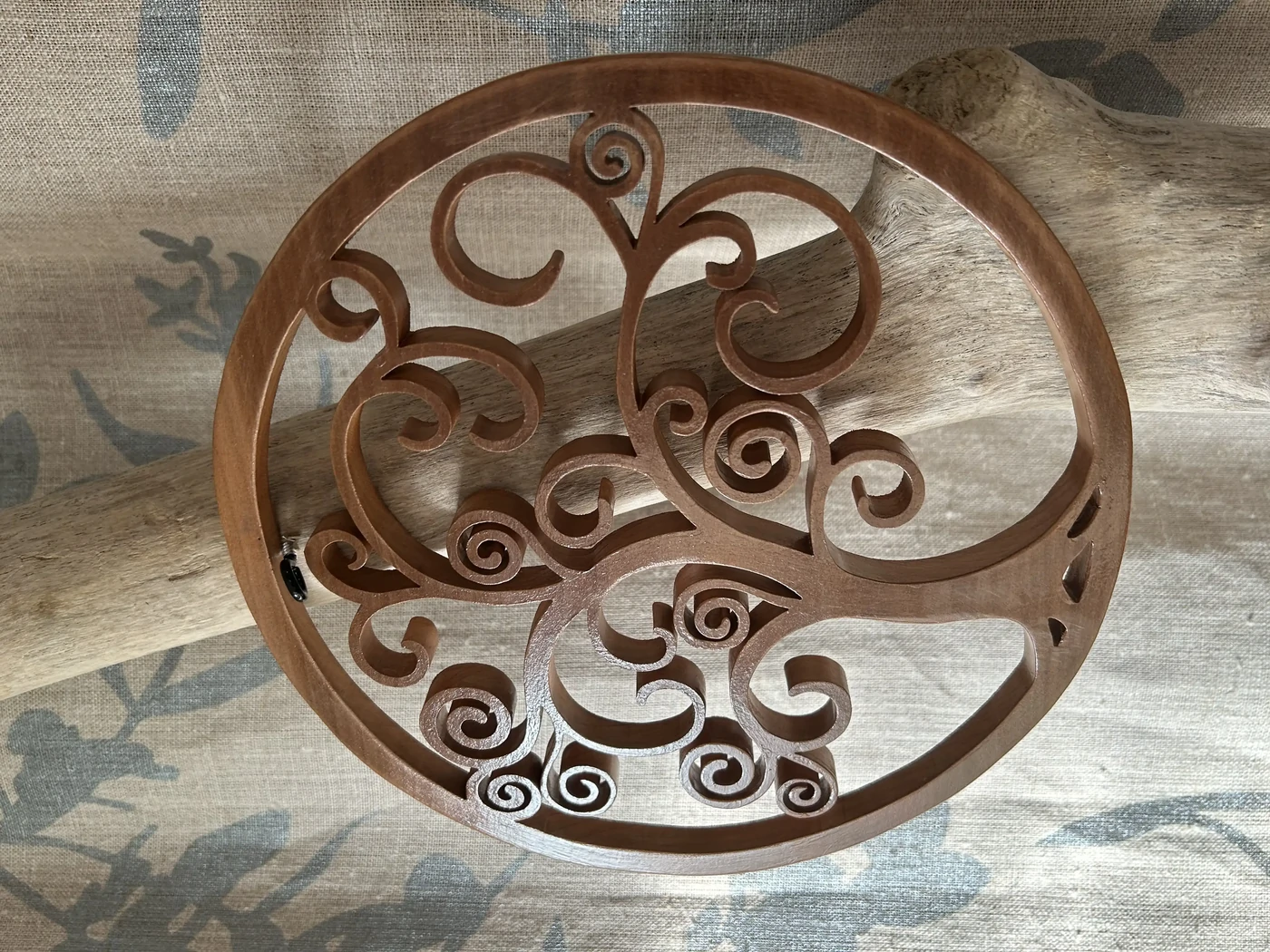 Arbre de vie spirales - En bois de merisier - 20 cms - finition fond dur et vitrificateur - 42€