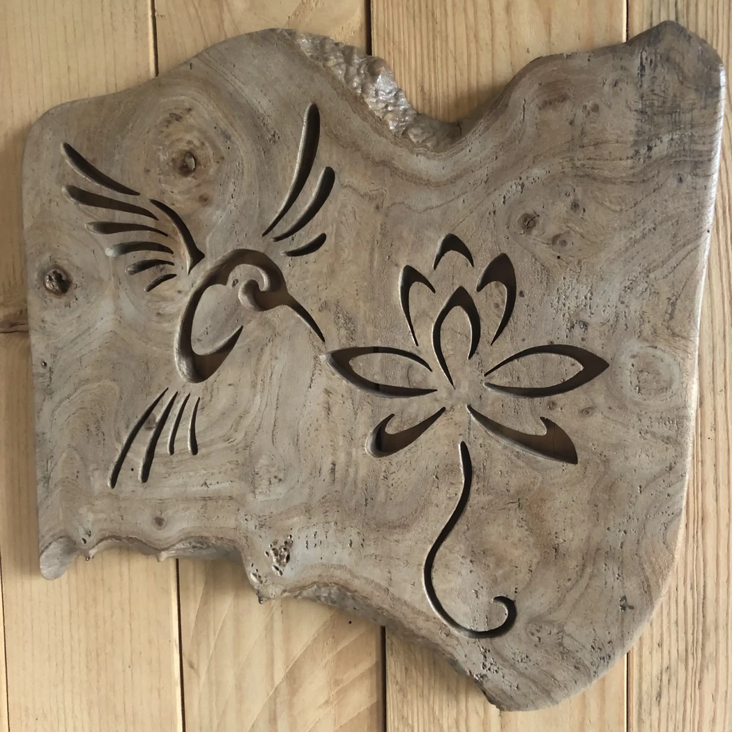 Le colibri et le lotus - création unique réalisée dans de la loupe d'orme - Vendue !