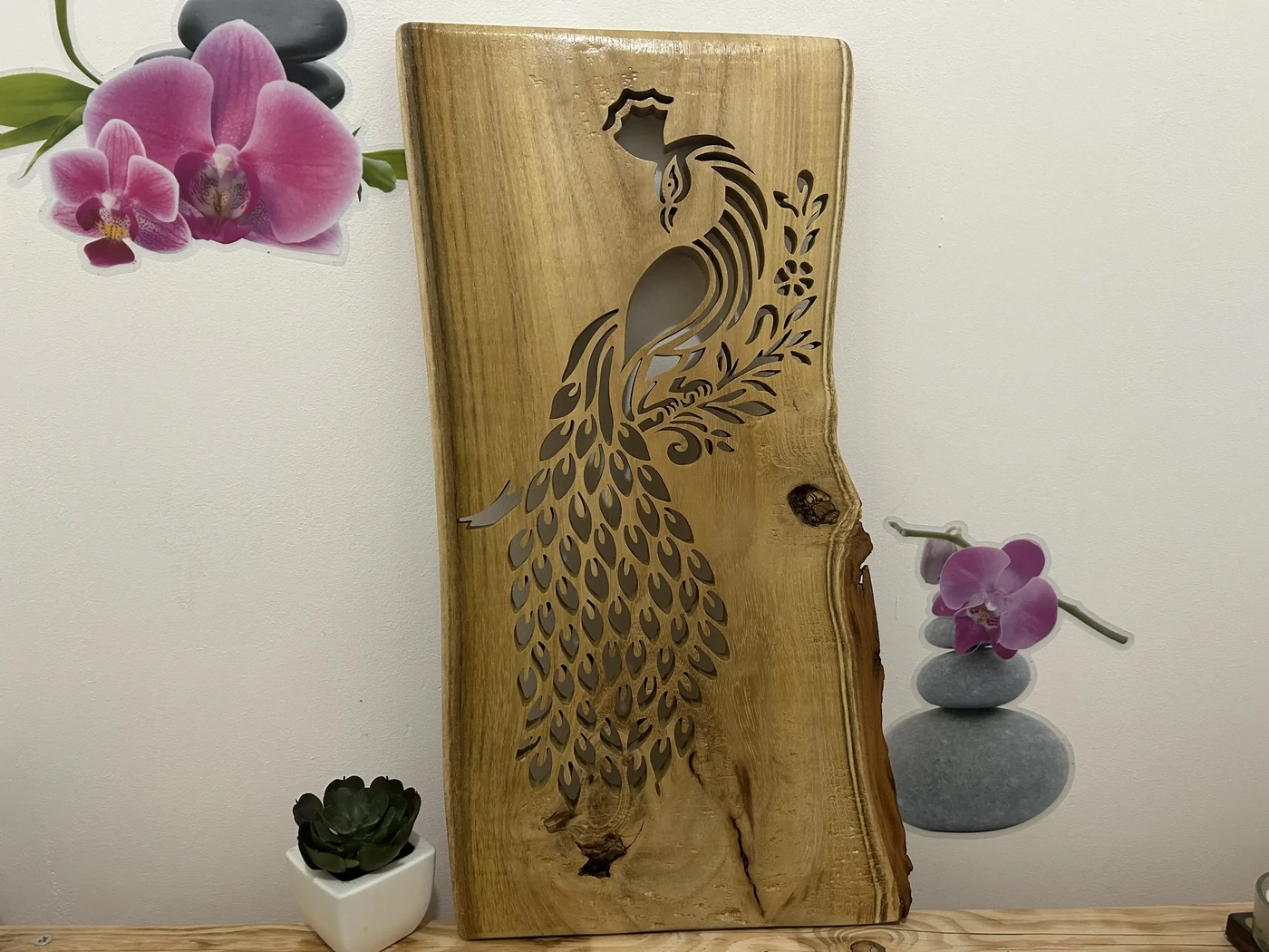 Le paon - à accrocher - bois d'acacia - 43 cm de haut - En stock 130€